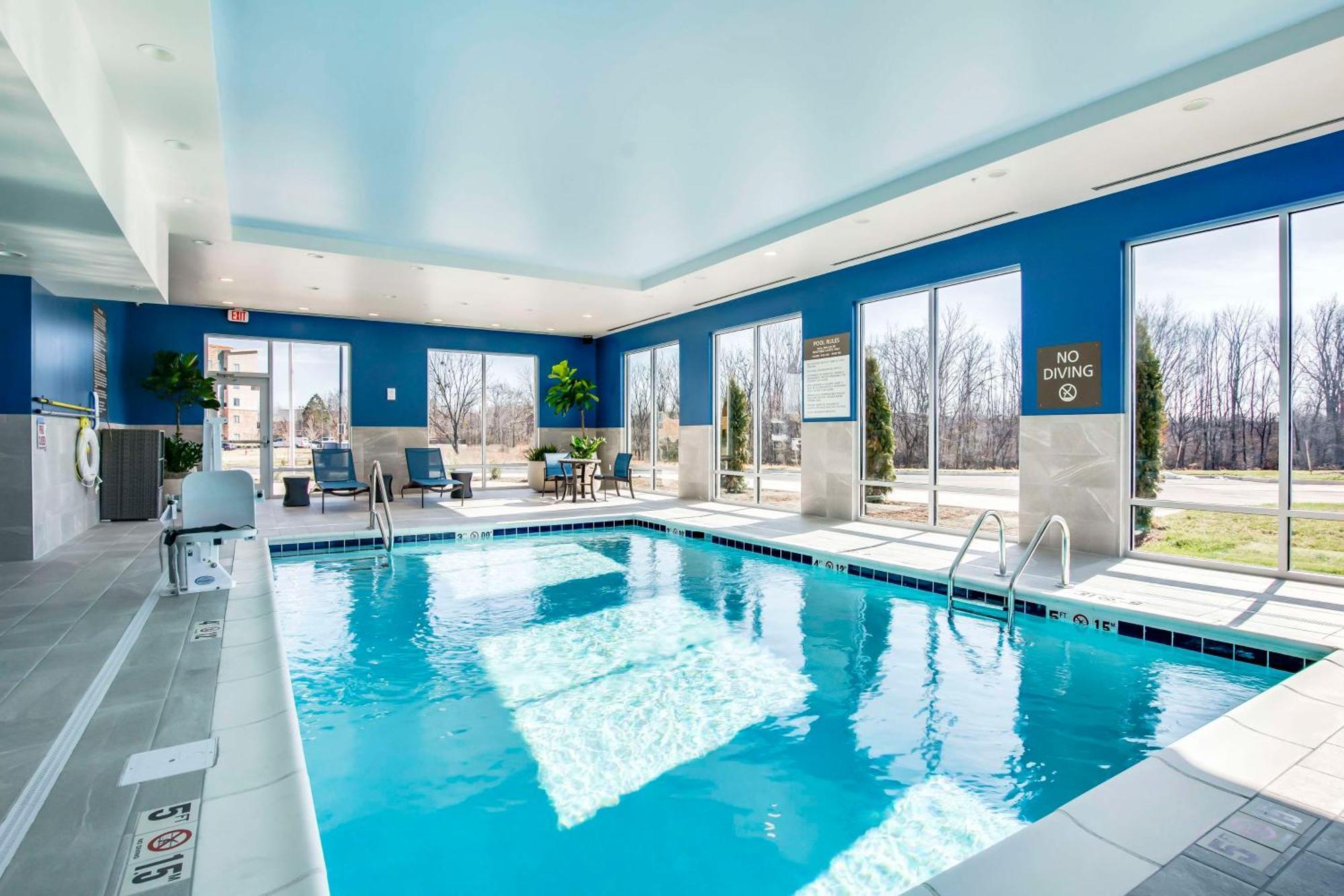 Hampton Inn & Suites By Hilton Louisville East Oxmoor Exteriér fotografie